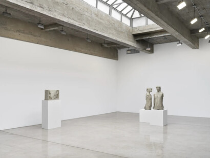 Mark Manders, exhibition view. Courtesy of Tanya Bonakdar Gallery