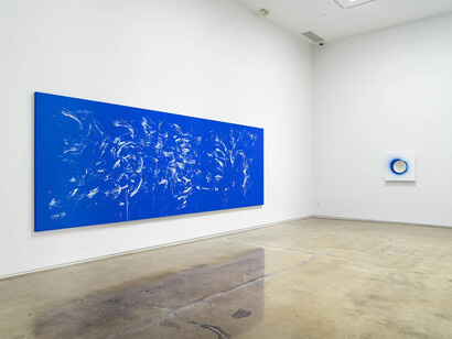 Lita Albuquerque, exhibition view. Courtesy of Michael Kohn Gallery