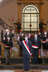 Francisco Sagasti asume la presidencia de la República del Perú para el periodo de transición el 17 de noviembre de 2020