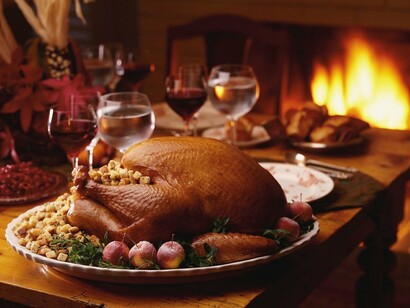 Cena junto a la chimenea