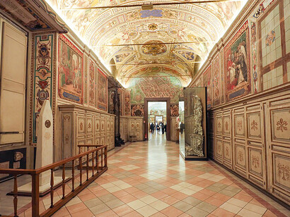 Sala Paolina II,  Vatican Museums, gallery of the Vatican Apostolic Library