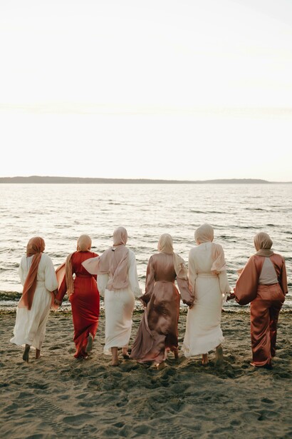 Donne in abiti islamici. Conflitti culturali e religiosi in Europa: cosa significa davvero integrarsi?