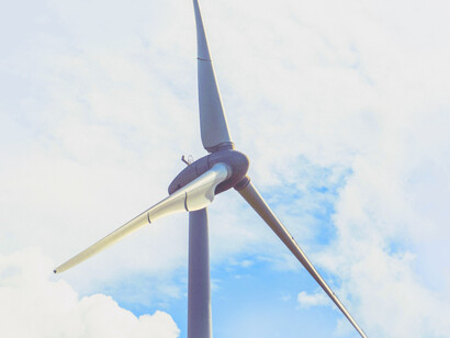 Wind energy: in 2021, one dollar spent on wind or solar PV results in four times more electricity than one dollar spent ten years ago on the same technologies