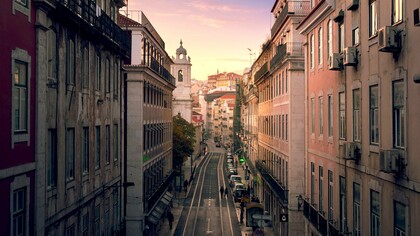 Rua e prédios em Lisboa, Portugal