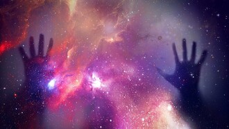 Linguaggio e comunicazione con gli extraterrestri. Ma se un giorno ricevessimo un messaggio dagli extraterrestri, come potremmo capirlo? E come potremmo rispondere? Queste sono domande che richiedono una riflessione interdisciplinare, che coinvolge la linguistica, l'intelligenza artificiale e l'astrobiologia, l’arte, la filosofia, la sociologia