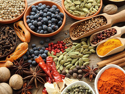 Aggiungere un insieme di spezie alle preparazioni 