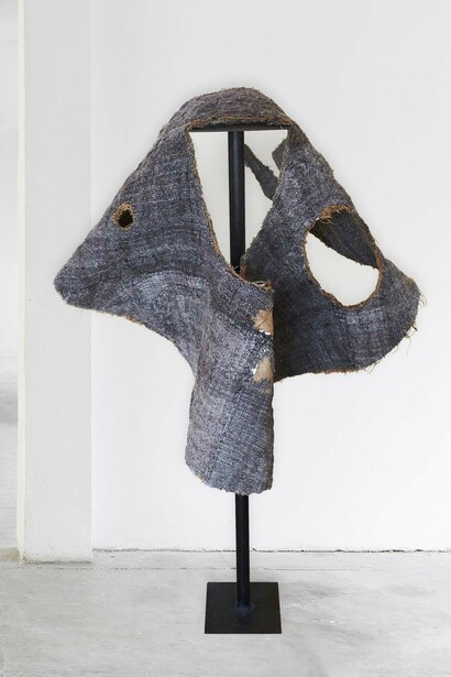 Coat for reaching the Purgatory, 1962-64, stoffe varie, filo, diametro cm. 111,5, courtesy P420, Bologna