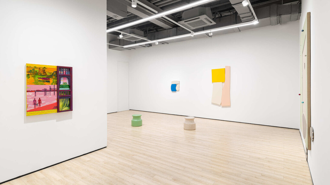 Various artists, Not flat, exhibition view. Courtesy of Almine Rech