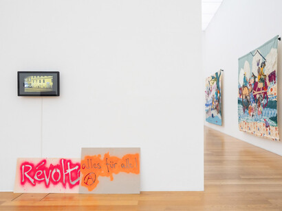On the street, exhibition view. Courtesy of Kunstmuseum Liechtenstein