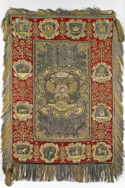 The double-headed eagle: the russian coat of arms of the 15th-21st centuries. Courtesy of Moscow Kremlin Museum