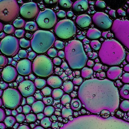 À plus grande échelle, astéroïdes, comètes et autres événements astrophysiques menacent une planète déjà bien fragilisée par le dérèglement climatique