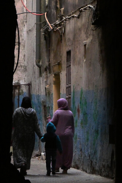 Famiglia a passeggio nella medina
