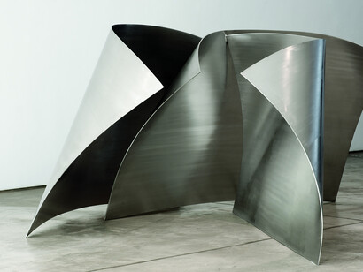 Iole de Freitas Untitled 2017 stainless steel
1,24 x 2,80 x 2,20 m