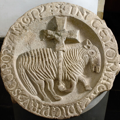 Agnus Dei, Galilee from Cluny Abbey, second half of the 12th century. Courtesy of the Musée d’Art et d’Archéologie. © Philippe Berthé / CMN Dist. SCALA, Florence