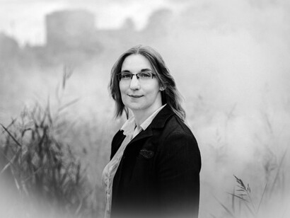 Christelle Dabos. Cette saga raconte l’histoire d’Ophélie, une jeune fille qui n’est pas ordinaire, même pour les habitants d’Anima, son arche