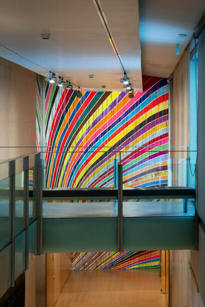 Markus Linnenbrink, Whatwethinkasinsignificantprovidesthepurestairwebreathe, vista de exhibición. Cortesía de Es Baluard Museu d'Art Contemporani de Palma