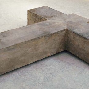 Antony Gormley,
FLESH, 1990.

Concrete. 36 x 198 x 174 cm. Photograph by David Ward, London © the artist.