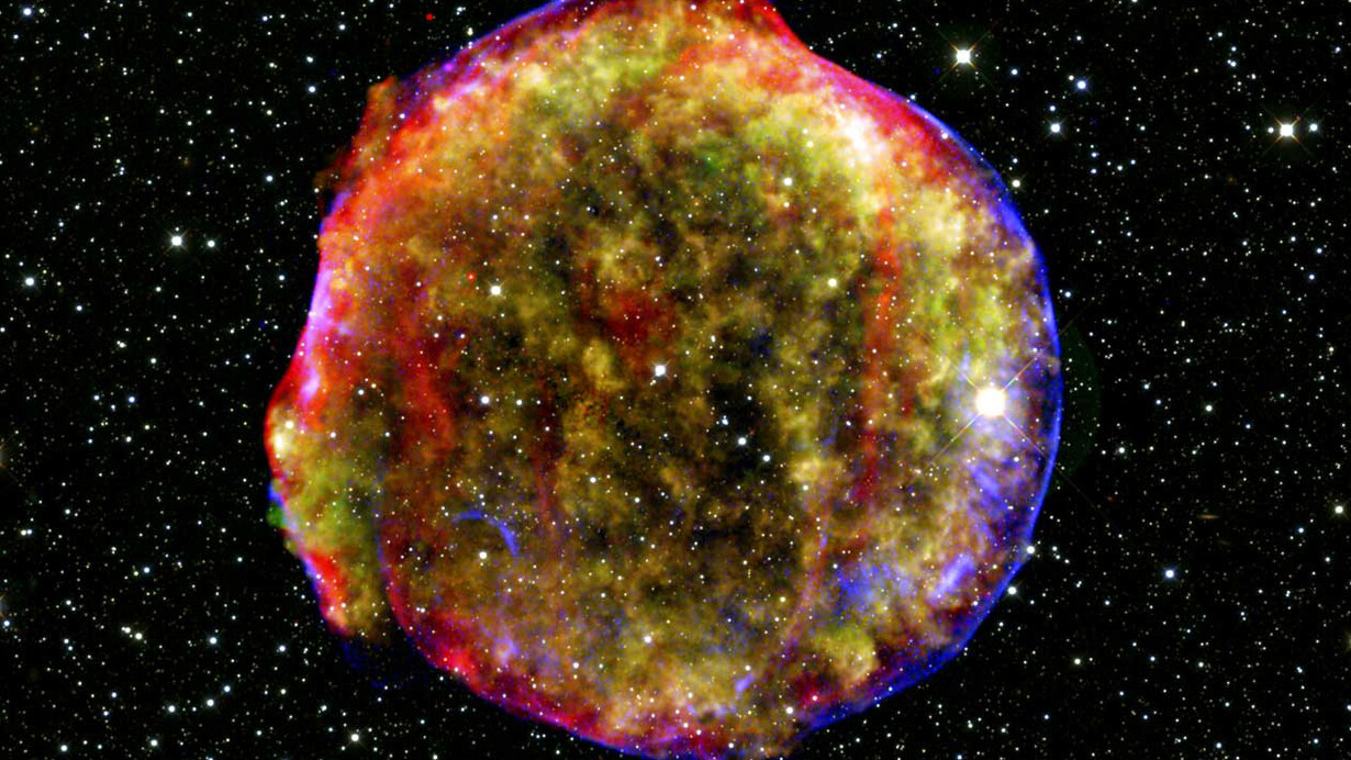 Remanentes de la supernova SN 1572 o Nova Tycho en la constelación Casiopea
