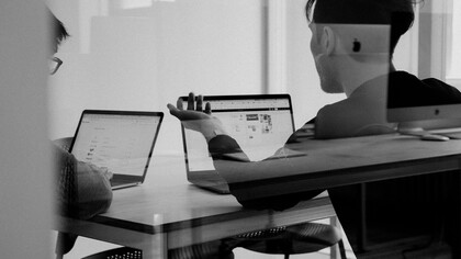 La concentración de poder en plataformas digitales ha transformado los mercados tradicionales en feudos controlados por las grandes empresas
