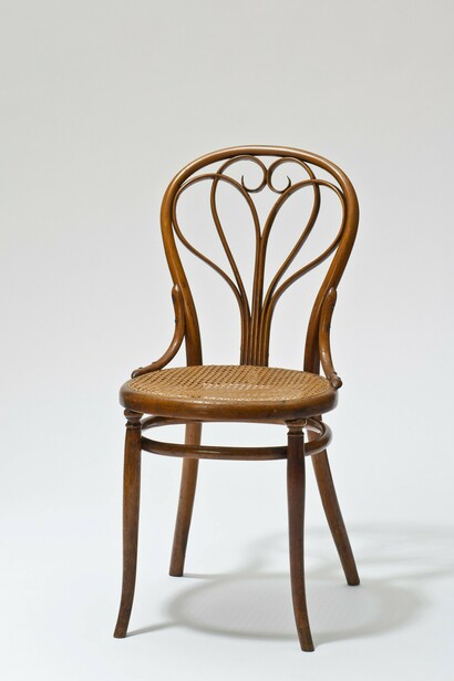 Historicism art nouveau, piece in exhibition. Courtesy of Museum für angewandte Kunst