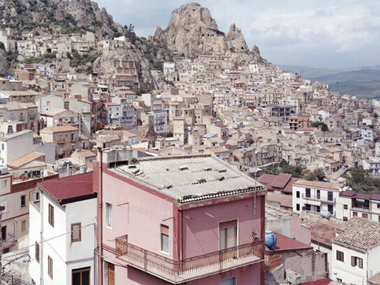 Gagliano Castelferrato,Italy 2007 © Domingo Milella