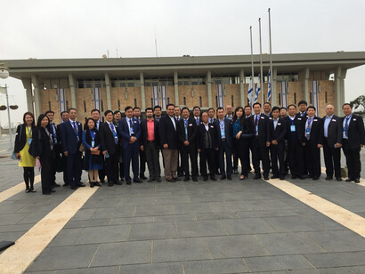 Mayor of Zibbo with Chinese Businessmen