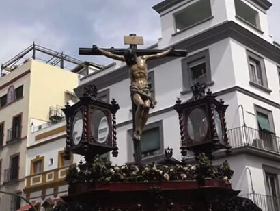 El paso procesional del Santísimo Cristo de la Fundación es una pieza destacada del patrimonio artístico de la hermandad. La hermandad de los negritos de Sevilla, sale en procesión todos los jueves santos. Andalucía,  España