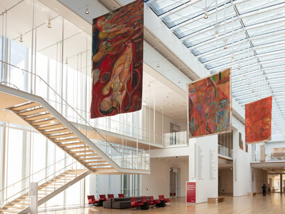 Vivian Suter: el bosque interior. Courtesy of Art Institute of Chicago