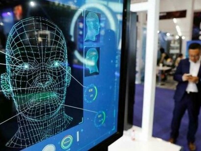 La seconda direzione della ricerca ed applicazione facciale dell’AI, è quella della generazione di volti umani perfettamente reali ma del tutto inesistenti
