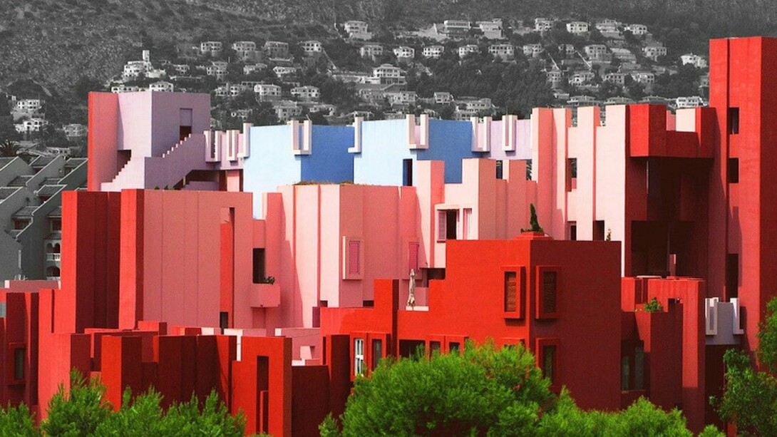 La Muralla Roja (La Muraille Rouge) à Calpe, en Espagne ; signée par l’architecte Espagnol Ricardo Bofill