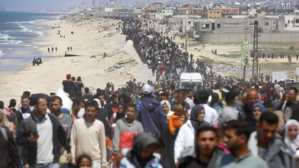 Displaced people try to return to the northern Gaza Strip, 2024, Palestine
