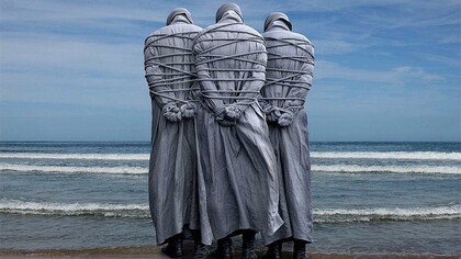 O ser humano nasce livre e limitado. Imagem de Misha Gordin