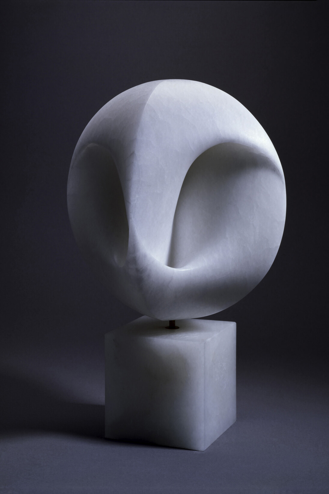 Santiago Calatrava, Endless light, 2014, alabaster © Santiago Calatrava, courtesy Marlborough Gallery, New York  