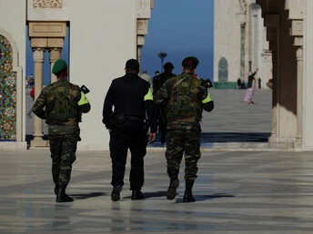 The police spared their means to be able to impose scrupulous respect for the laws and regulatory measures in force