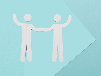 Quando c'è fiducia reciproca, si riducono ansia e insicurezze, favorendo una maggiore serenità e armonia nelle interazioni quotidiane