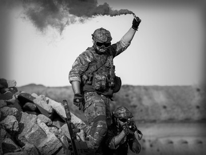 Personal militar en el campo de batalla. Actualmente se discute la posibilidad de una guerra con armamento nuclear