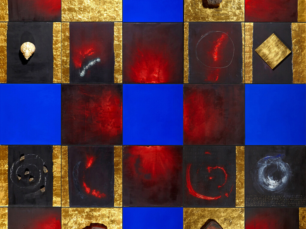 Lita Albuquerque, Untiltled (Blue Line), Gold Leaf, acrylic,  powdered pigment, rocks and horse shoe crab on 6 panels, 120 X 120 inches