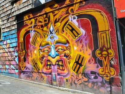 San Francisco, California. Grafitis en las paredes de Mission