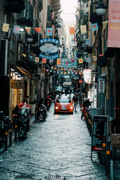Le contraddizioni di Napoli, però sono infinite, tanto che nemmeno un articolo di giornale potrebbe contenerle