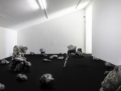 Giulia Cenci, marine snow (scuro-scuro), 2019. Courtesy the artist and Spazio A, Pistoia