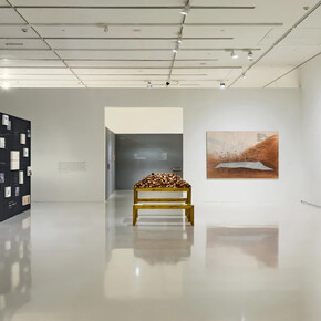 Prasanta Sahu, The geometry of ordinary lives, exhibition view. Courtesy of Emami Art