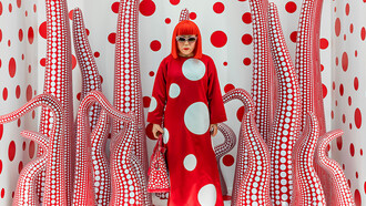 Yayoi Kusama with her installation © Hans G. Andersson