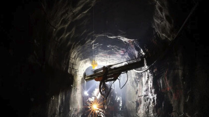 El valle de jadar se siente amenazado. Sus tierras guardan el “oro blanco” que exige el Pacto Verde Europeo. Fotografía de una mina subterránea de litio