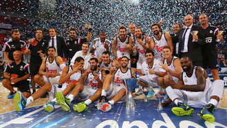 La plantilla del Real Madrid celebra un nuevo triunfo