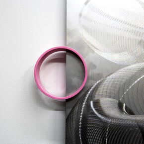 Untitled 1( 1290 X 960 304 stainless steel panel, detail, Mark Davey 2015, Stainless steel, painted steel, aluminum
129 cm x 96 cm. Courtesy of the artist and The RYDER Projects, London, 