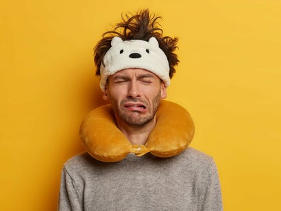 Insônia. Constatamos a importância do sono REM para a aprendizagem. Para ter um sono REM de qualidade e aprender melhor, algumas dicas incluem: manter uma rotina regular de sono, evitar exercícios físicos antes de dormir, não usar dispositivos eletrônicos na hora do sono e evitar refeições muito calóricas antes de ir para a cama, pois elas interferem no sono REM