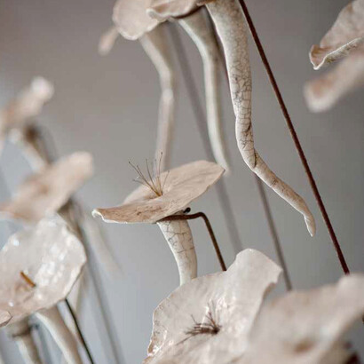Concerto, B, 2014, particolare, ceramica raku, ferro