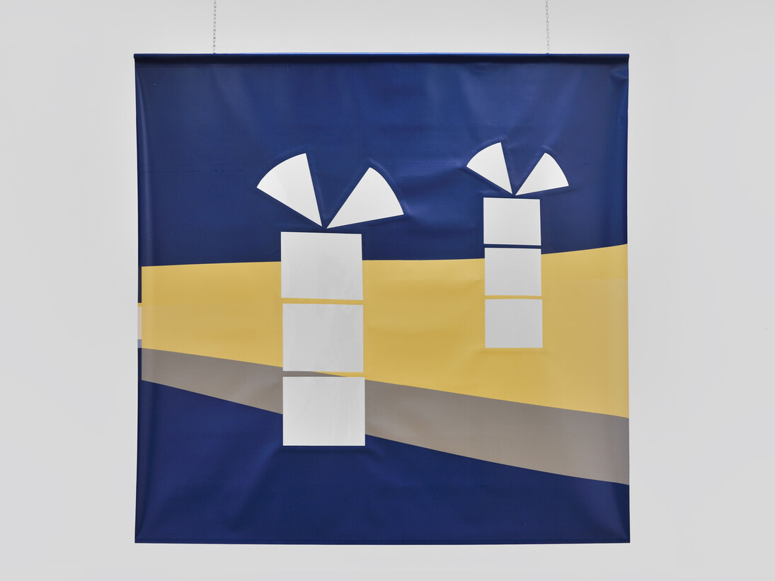 Liudvikas Buklys, Tent Windows, Best Friends, 2014, Tente, plastique, métal, Triptyque : 155 x 155 cm (chaque), Photo : Rebecca Fanuele, Courtesy galerie Cortex Athletico, Bordeaux-Paris