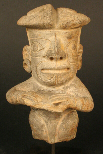 Tambor

Materiales: Cerámica

Intermedio Temprano 100 a.C.- 700 d.C.

Medidas: 324 mm de alto