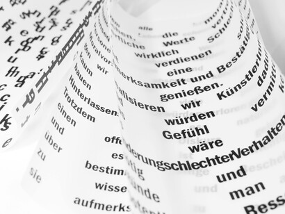 Explore o fascinante mundo da semântica linguística. Descubra o significado por trás das palavras e a complexa relação entre significado e significante!